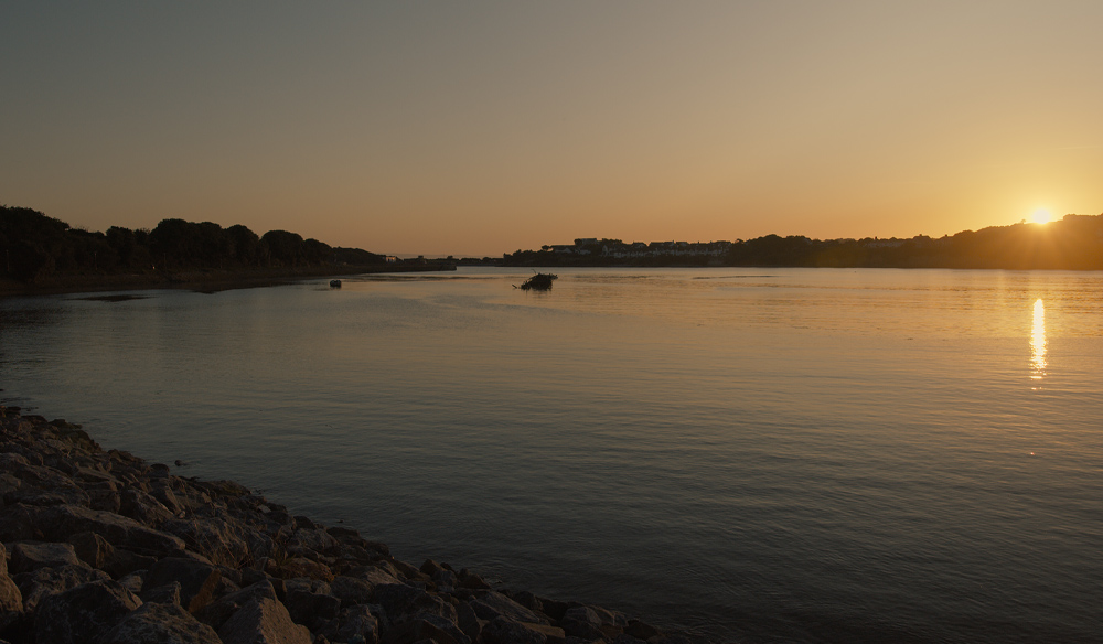 Habour at sunset with gradient sky - No colour banding visible. 